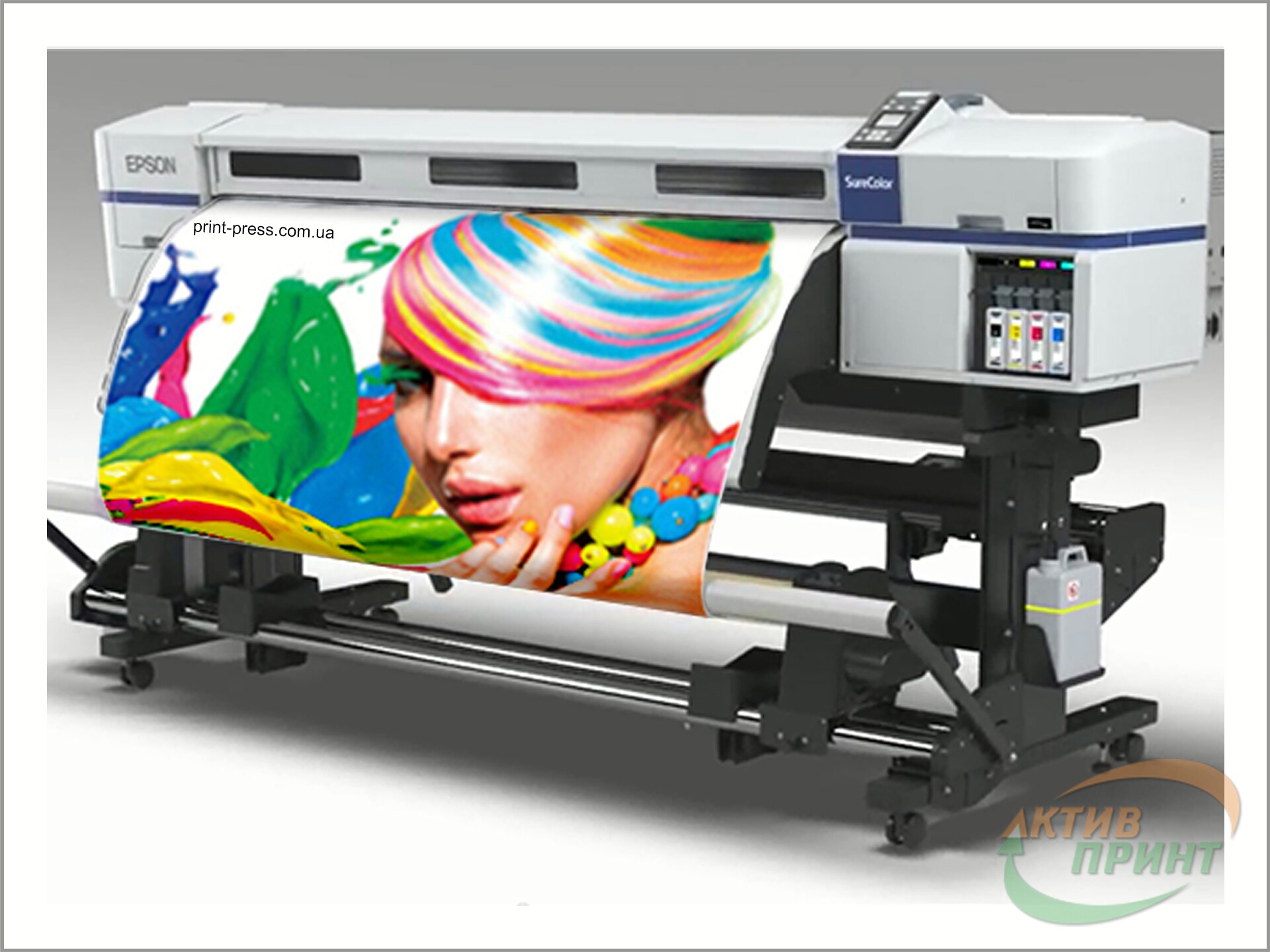 Печать продукции на широкоформатном принтере